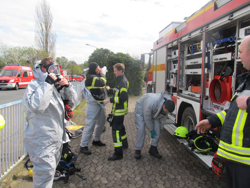 20160418-hallo-minden-bueckeburg-gefahrguteinsatz-feuerwehr