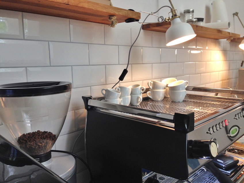 Neueröffnung: Kaffee an der Hufschmiede genießen Neueröffnung: Kaffee an der Hufschmiede genießen