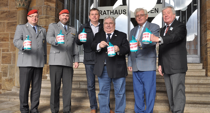 Volksbund Deutsche Kriegsgräberfürsorge e.V. sammelt Spenden Volksbund Deutsche Kriegsgräberfürsorge e.V. sammelt Spenden