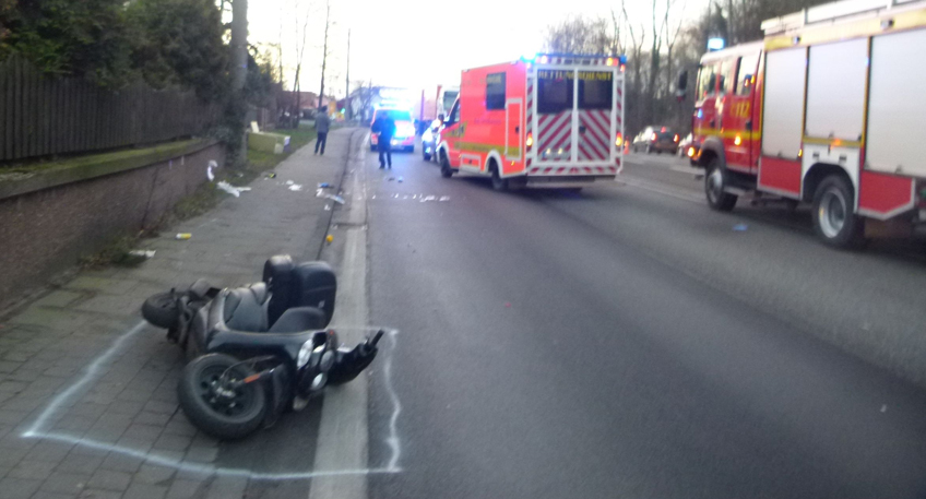 Zeugensuche - Rollerfahrer schwebt weiterhin in Lebensgefahr