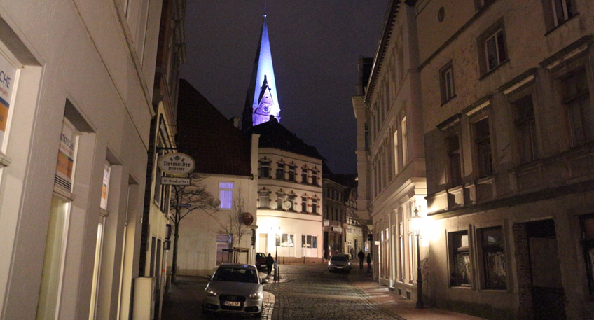 Licht ins Quartier – Leuchtturm St. Simeonis wird öffentlich eingeweiht