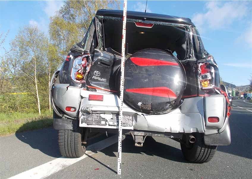 50-jährige Autofahrerin aus Hüllhorst leicht verletzt