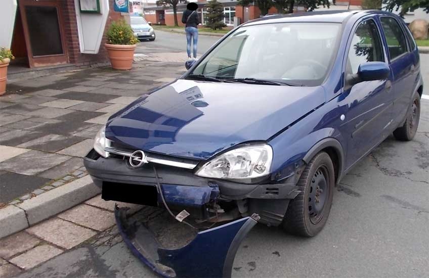 Autofahrerin missachtet Vorfahrt